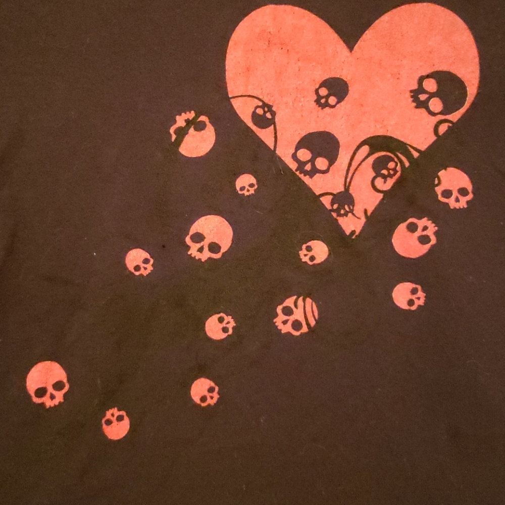 Skull and Heart graphic tee